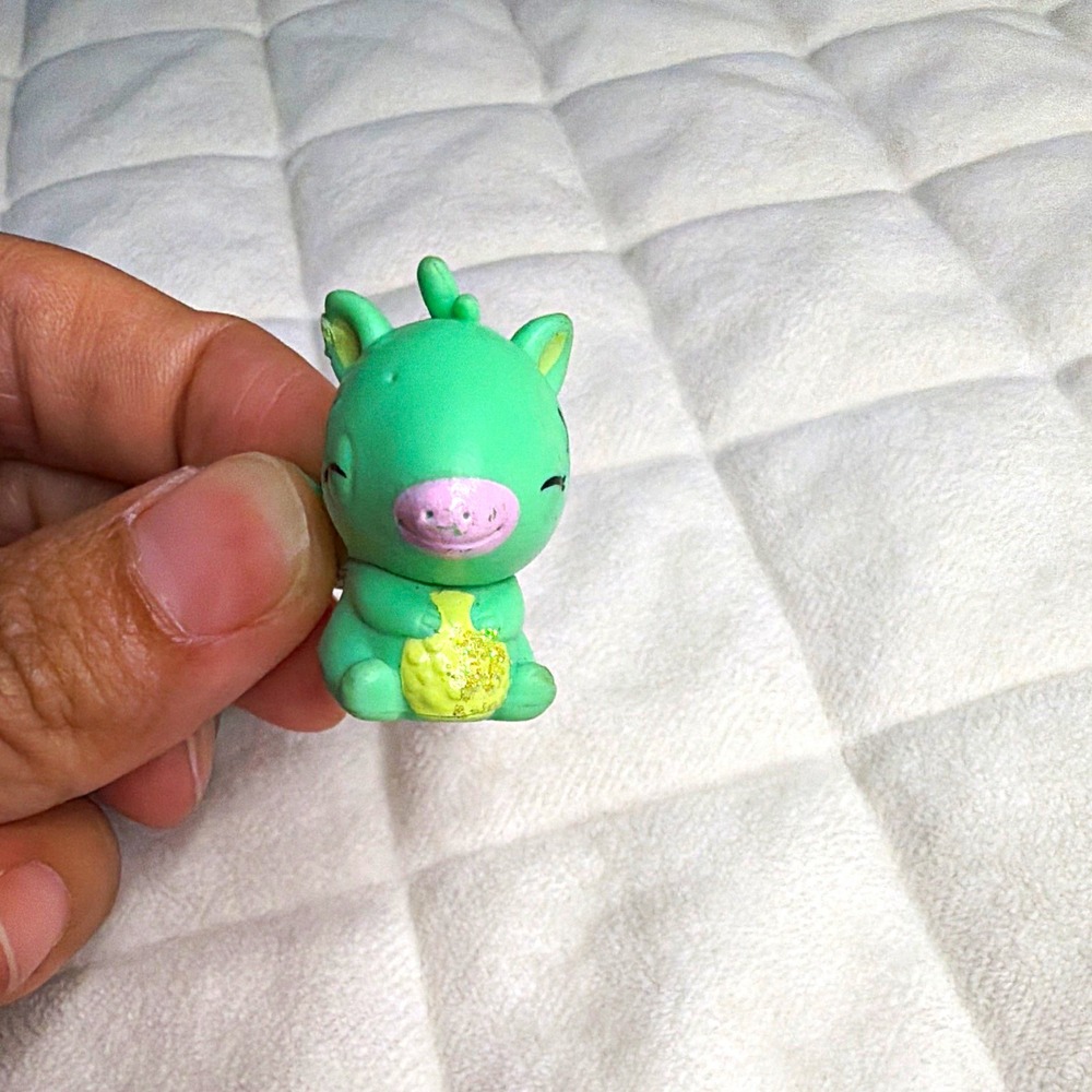 SML Green Winged Pig Figurine Glitter Wings Plastic Multicolor 2023